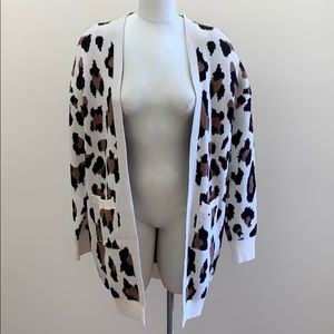 NWT cozy leopard cardi with pockets